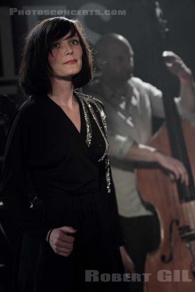 SARAH BLASKO - 2010-04-01 - PARIS - La Maroquinerie - 